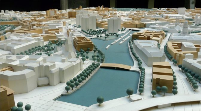 Zeitung fragt: „Berliner Brückenstreit: Wie viele Autos verträgt Mitte?“