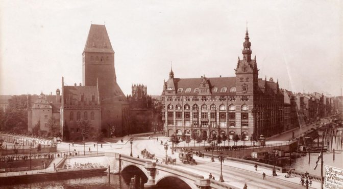 Di 7·Sept 2021 Open Air Podiumsdiskussion: Wann steht die Neue Waisenbrücke?