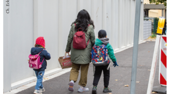 Die Adalbertstraße ist nun Schulweg – wo bleibt die Verkehrsberuhigung?