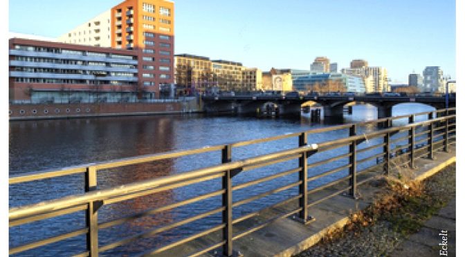Neues vom Spreeuferweg. Bäume weg, Holzuferblock, Rungestraße