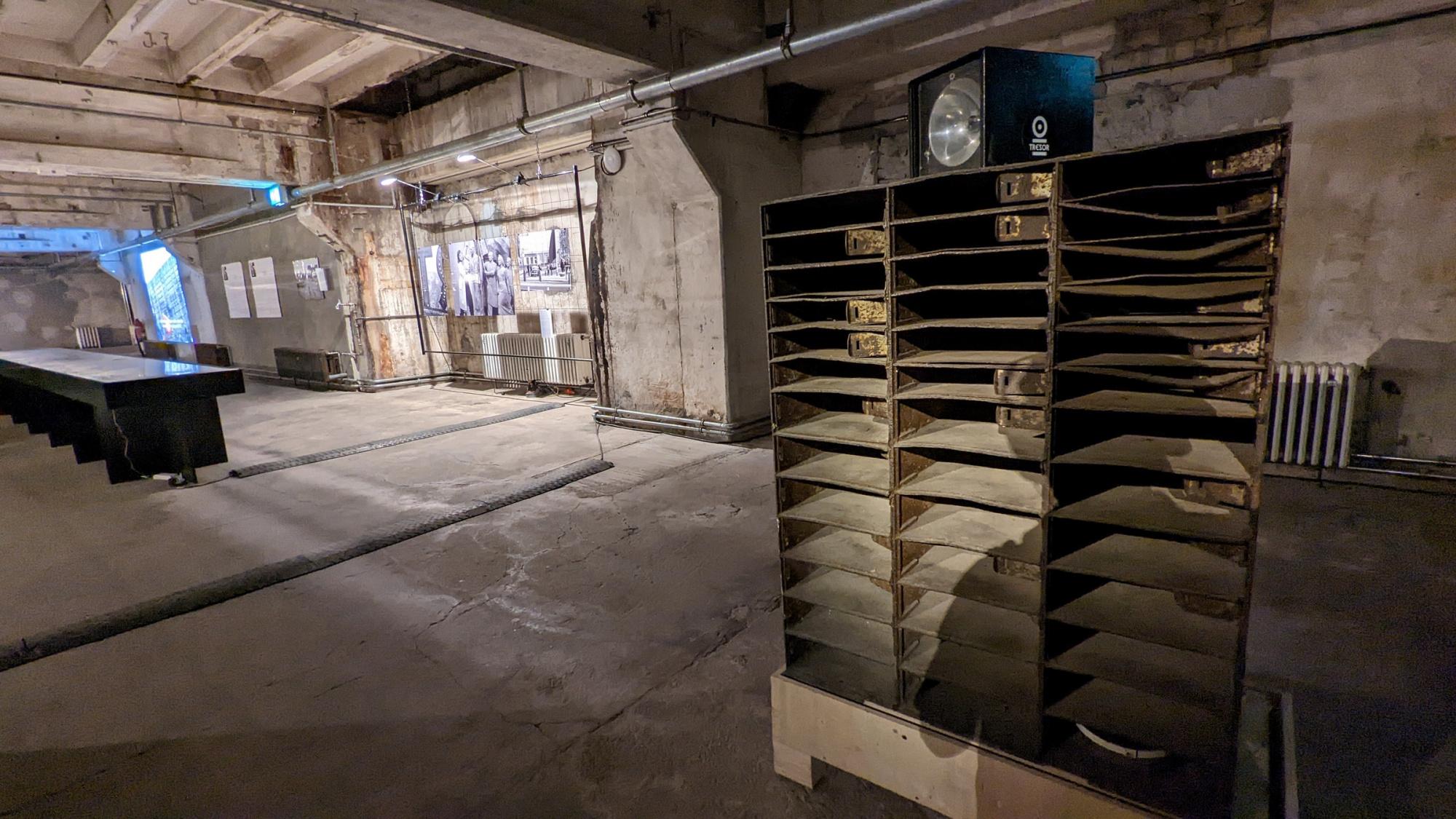 12 „TRESOR 31“ – Ausstellung im Kraftwerk Etage 1